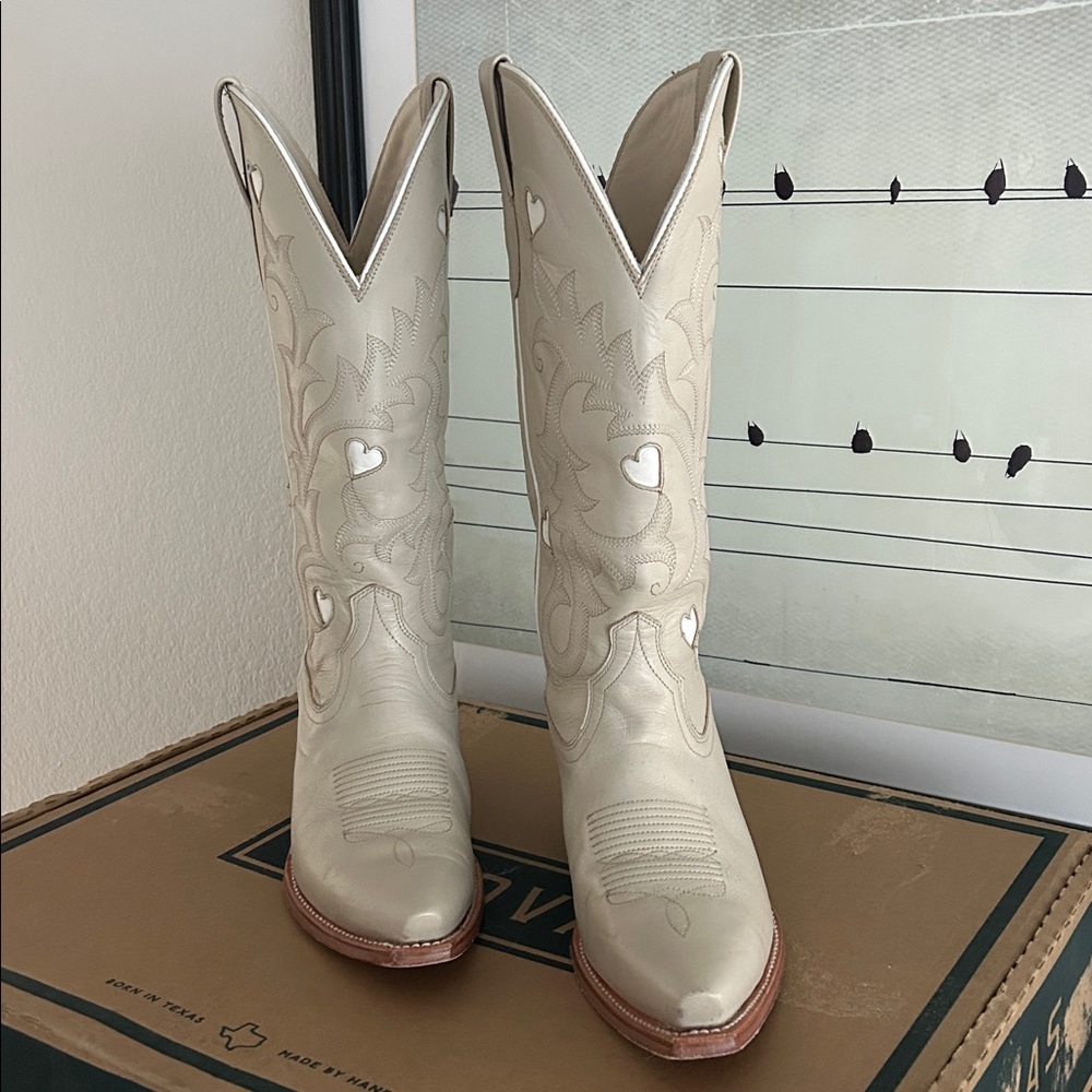Tecovas Annie Hearts Boots - Picture 4 of 11